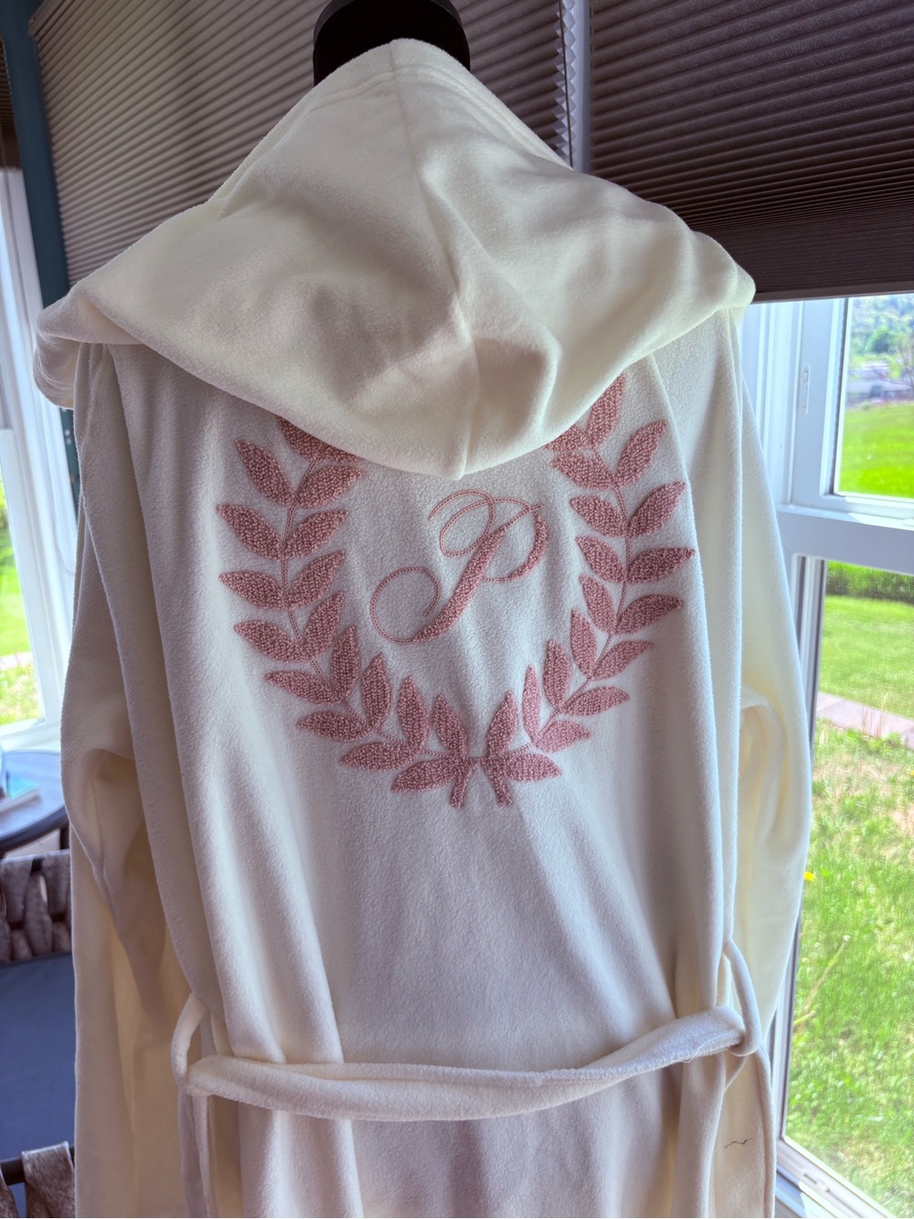 PINK Victoria’s Secret Cream Hooded Robe with Pockets